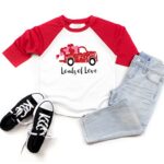 Bump and Beyond Designs Unisex Valentine’s Loads of Love Vintage Truck Valentine’s Day Shirt 3/4 Sleeve (Red 6-8)